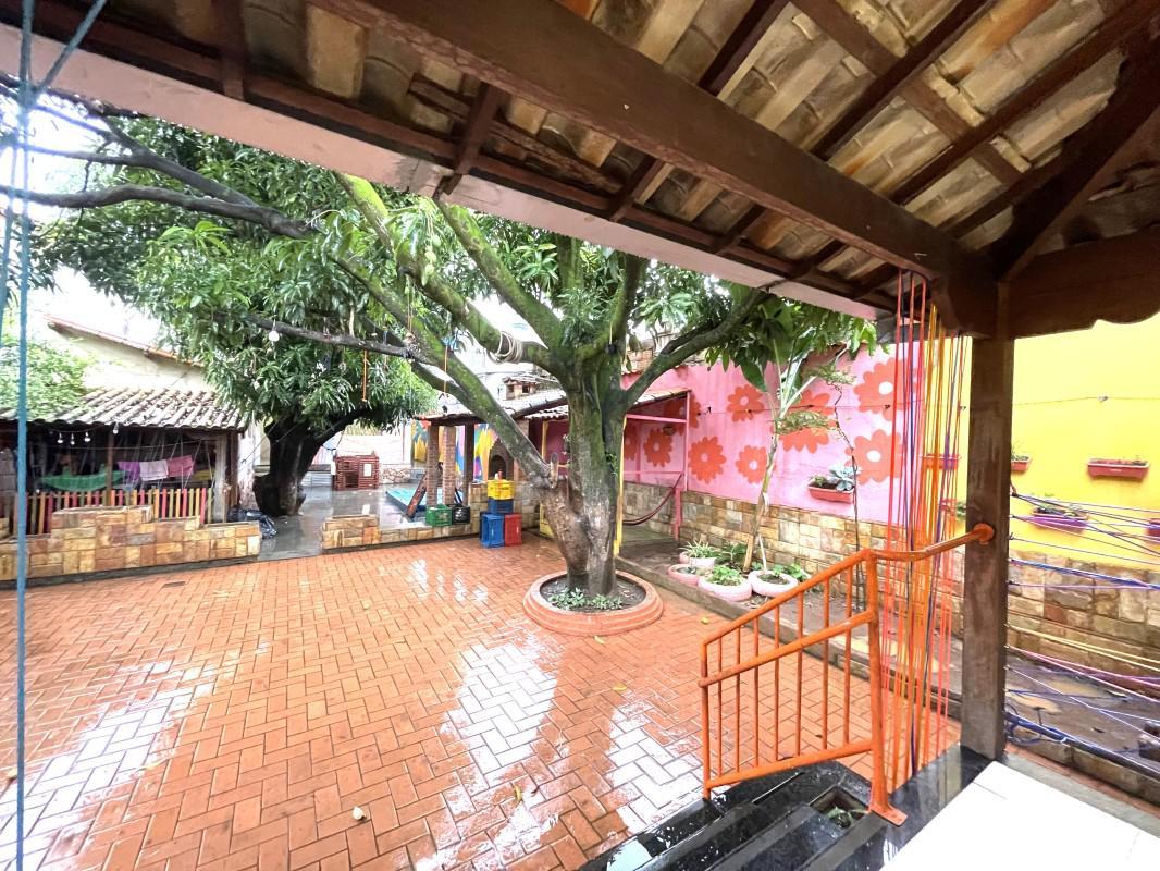 Casa, Sagrada Família, 3 Quartos, 2 Vagas, 2 Suítes