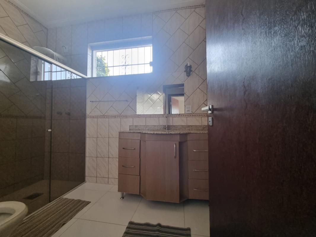 Casa, Centro, 4 Quartos, 6 Vagas, 1 Suíte