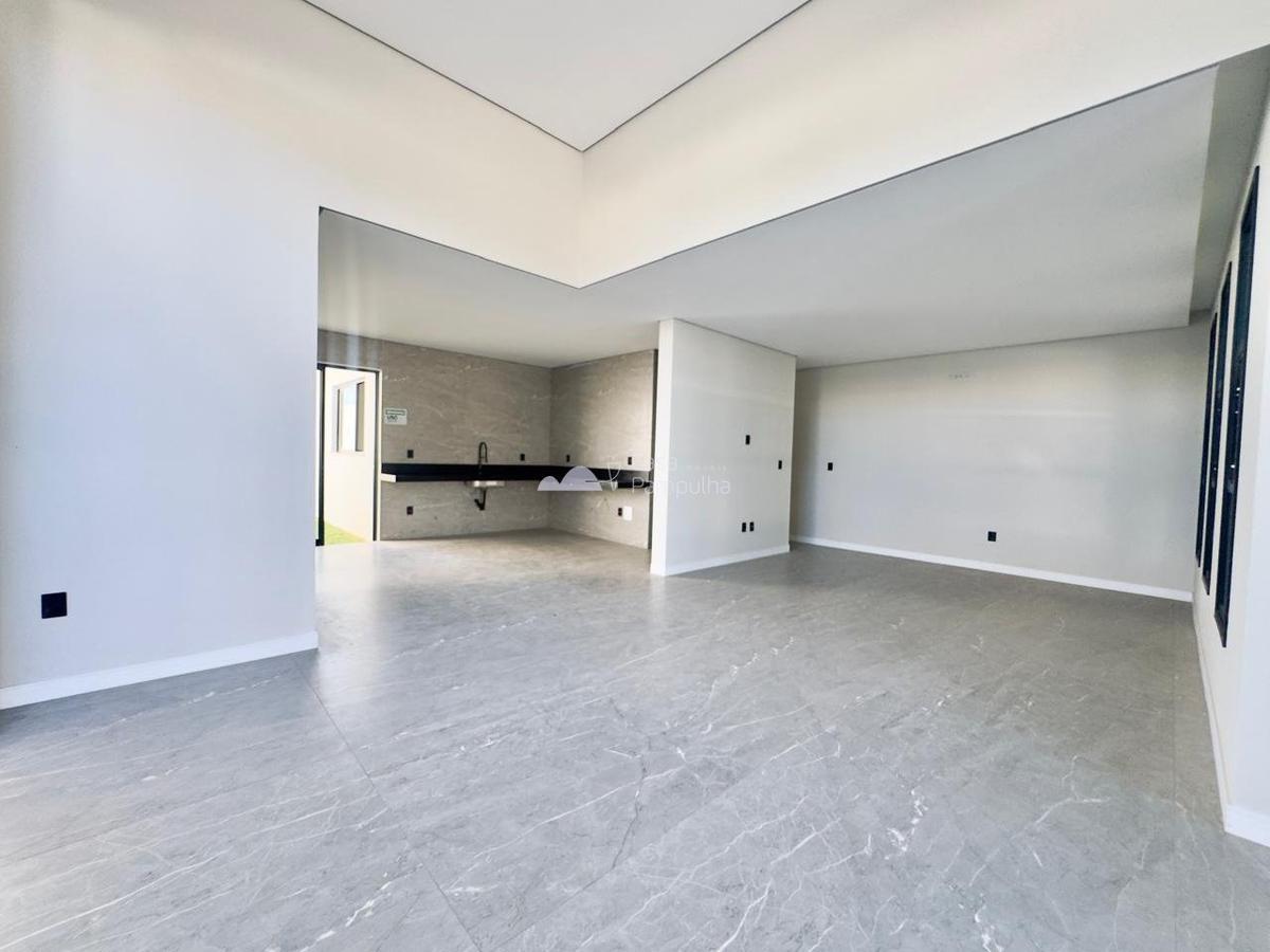 Casa, Trevo, 4 Quartos, 3 Vagas, 3 Suítes
