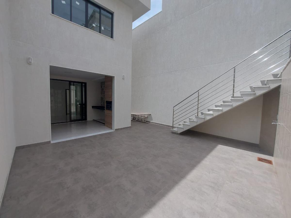 Casa, Santa Rosa, 3 Quartos, 4 Vagas, 3 Suítes