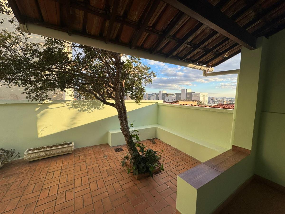 Casa, Colégio Batista, 5 Quartos, 1 Vaga, 1 Suíte