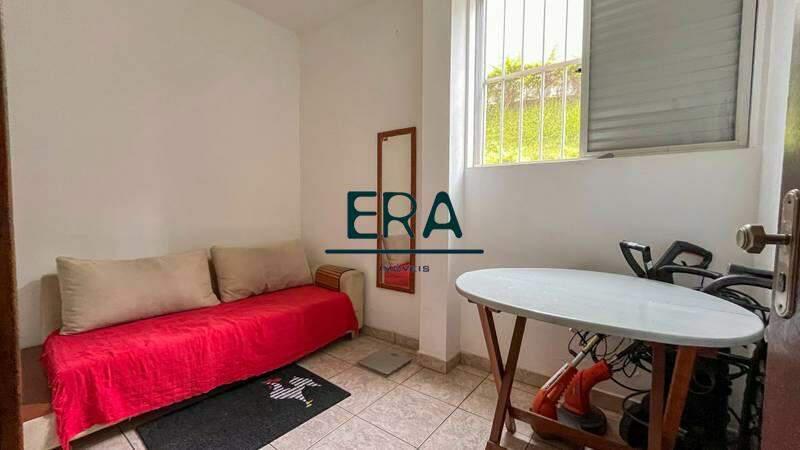 Casa, Buritis, 5 Quartos, 0 Vaga, 1 Suíte