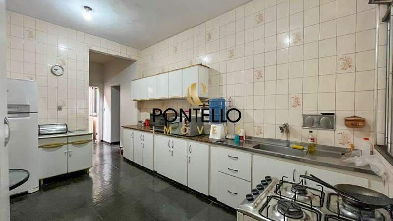 Casa, Santa Terezinha, 4 Quartos, 5 Vagas, 1 Suíte