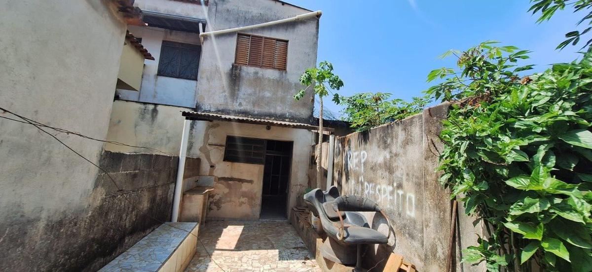 Casa, Centro, 5 Quartos, 0 Vaga, 1 Suíte