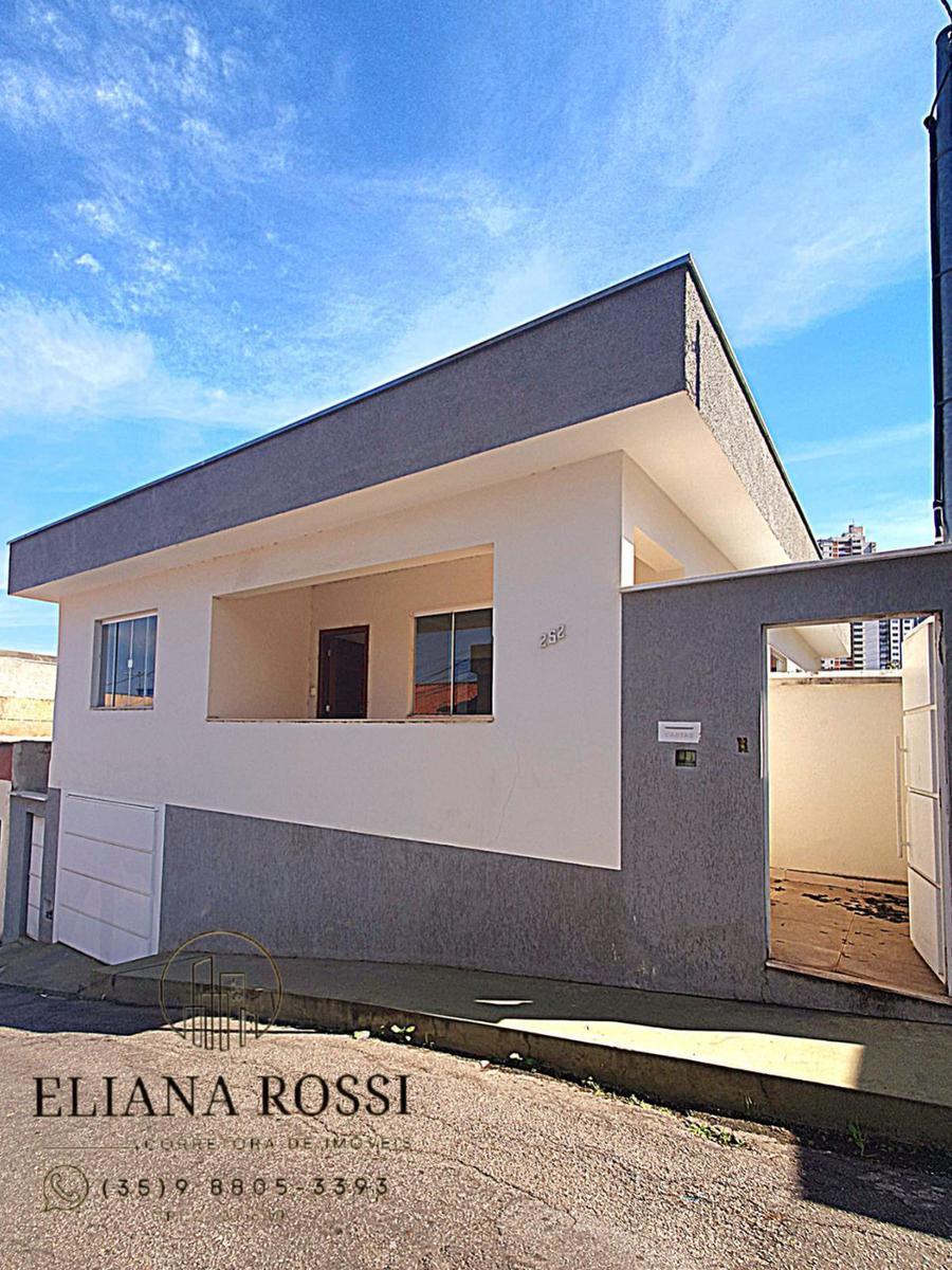 Casa, Centro, 3 Quartos, 2 Vagas, 1 Suíte