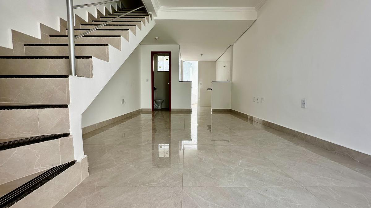 Casa, Piratininga (venda Nova), 2 Quartos, 1 Vaga, 2 Suítes