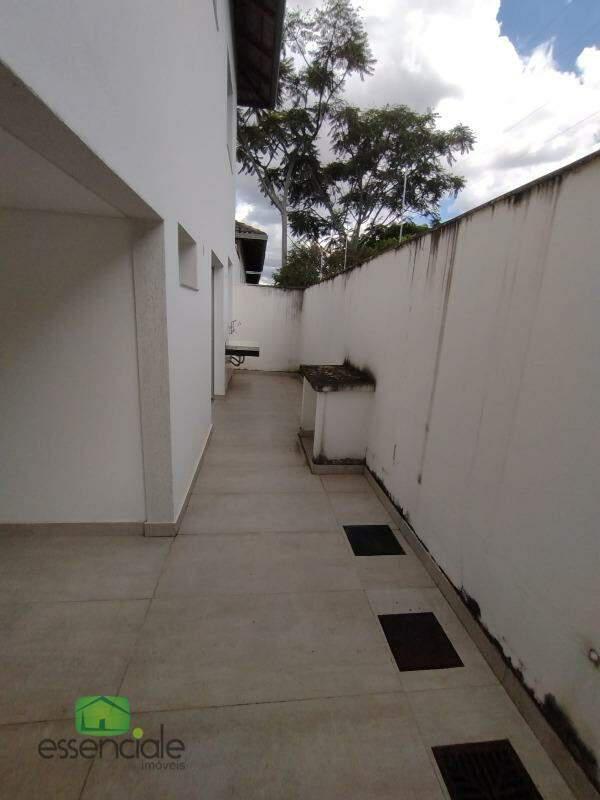 Casa, Centro, 3 Quartos, 2 Vagas, 1 Suíte