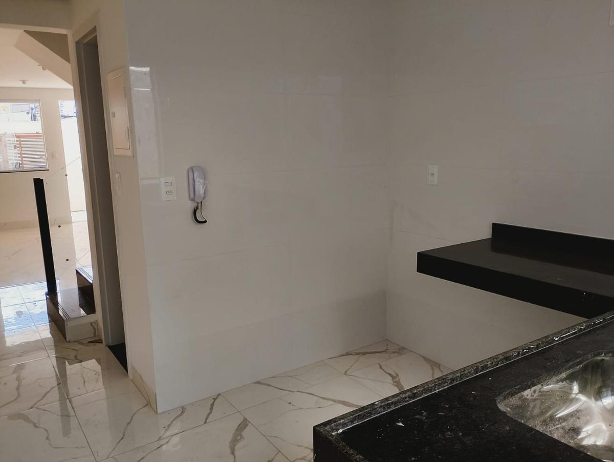 Casa, Candelária, 2 Quartos, 1 Vaga, 2 Suítes