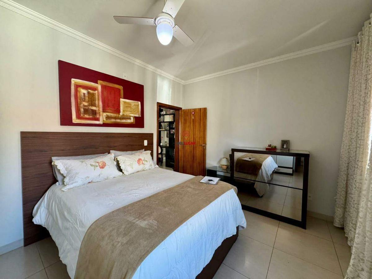 Casa, Miramar (barreiro), 4 Quartos, 3 Vagas, 1 Suíte