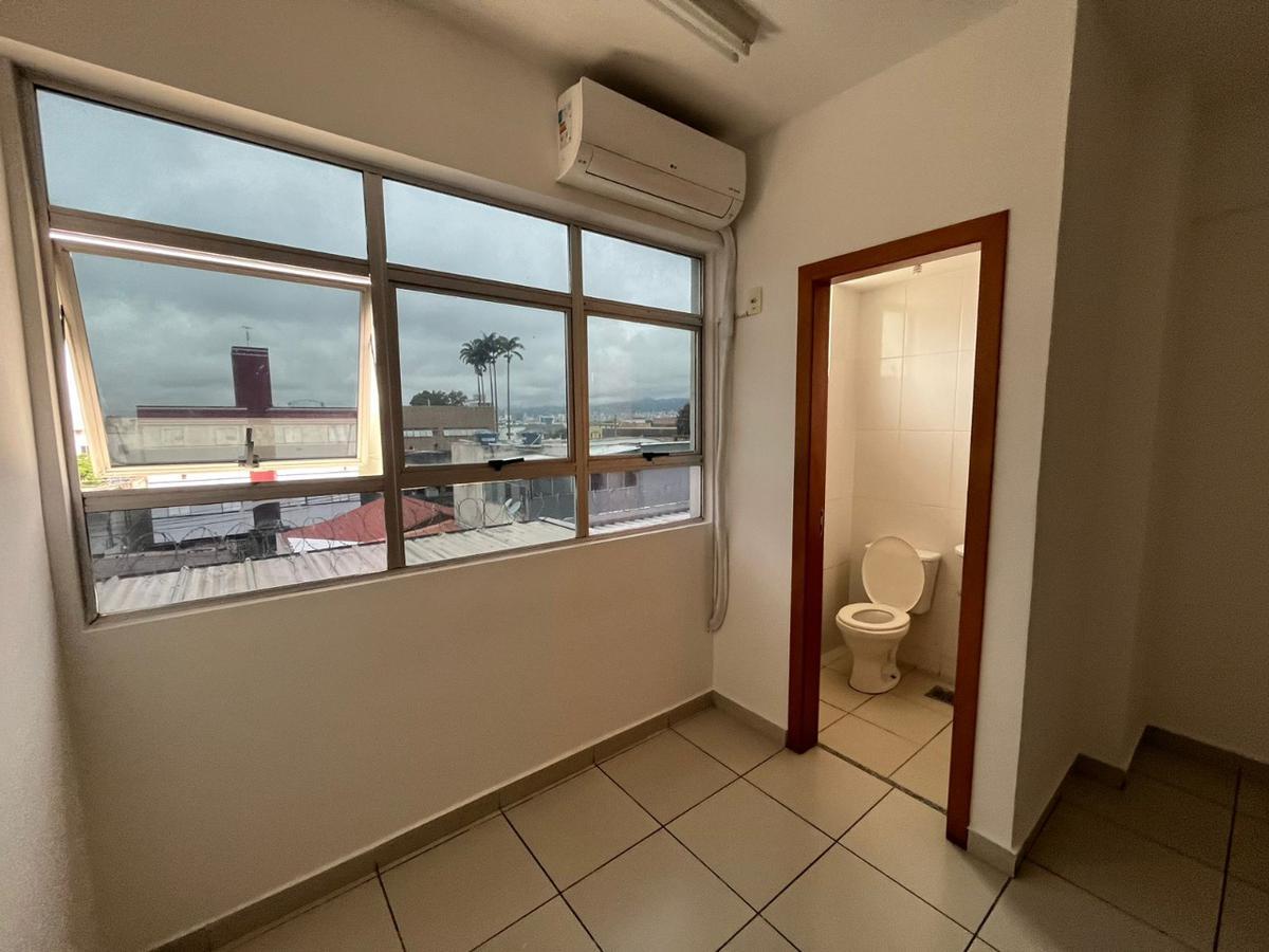 Sala, Padre Eustáquio, 0 Quarto, 1 Vaga