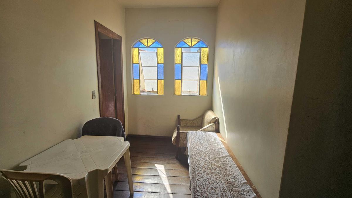 Casa, Planalto, 4 Quartos, 3 Vagas, 1 Suíte