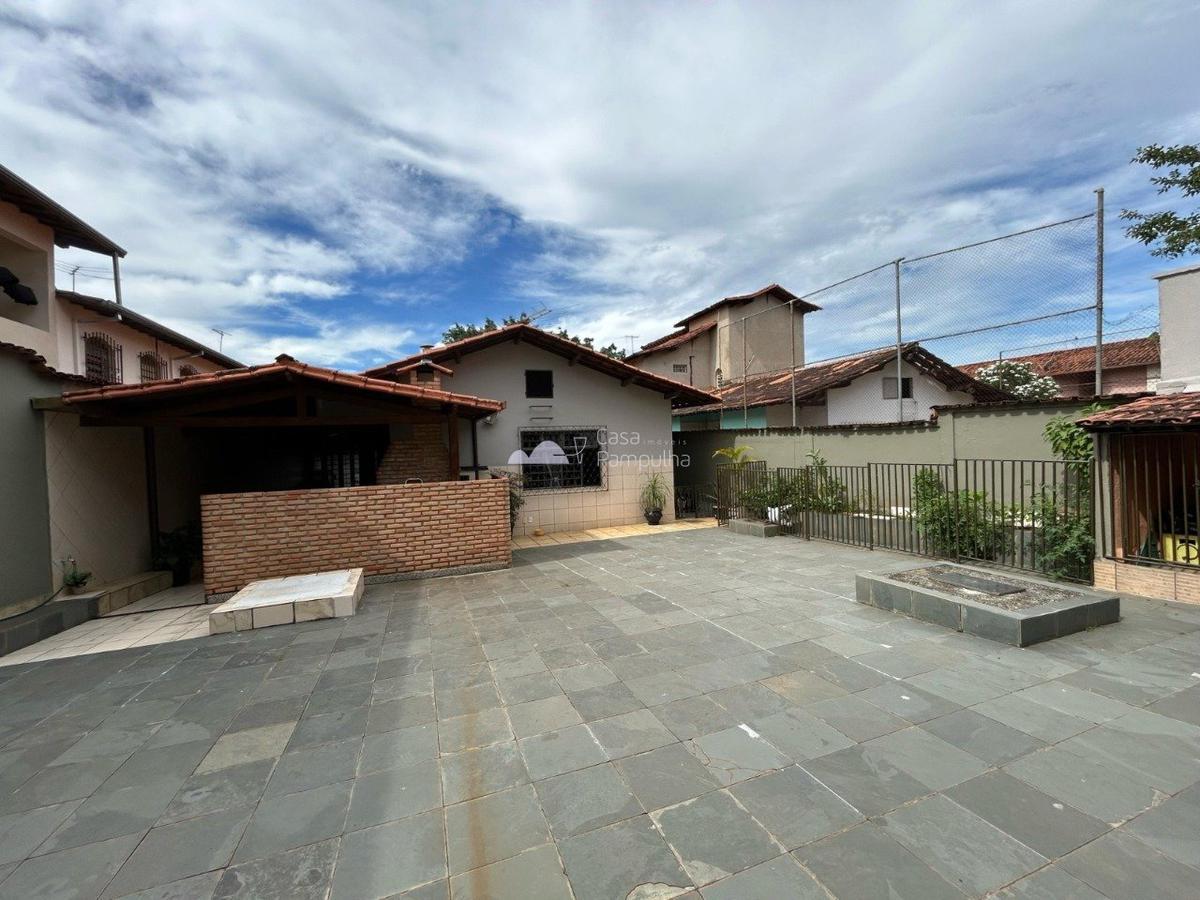 Casa, Itapoã, 3 Quartos, 4 Vagas, 1 Suíte