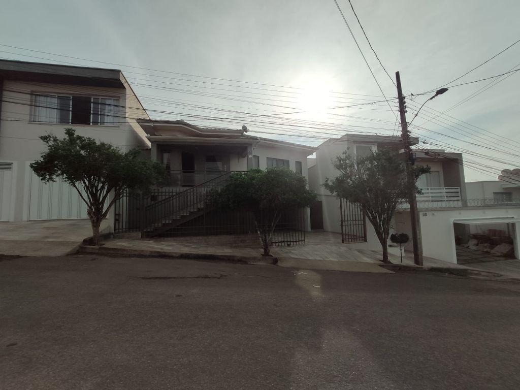 Casa, Rezende, 3 Quartos, 20 Vagas, 1 Suíte