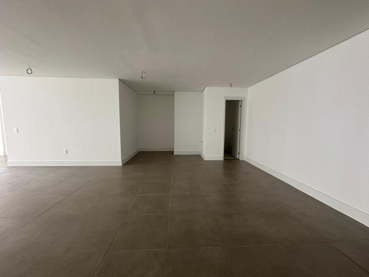 Sala, Lourdes, 1 Quarto, 0 Vaga