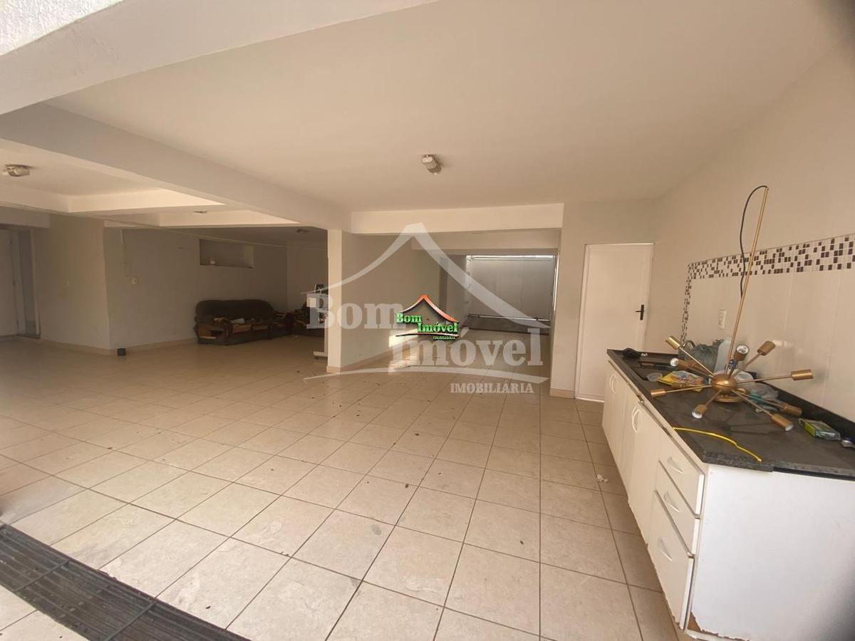 Casa, Centro, 2 Quartos, 6 Vagas, 1 Suíte