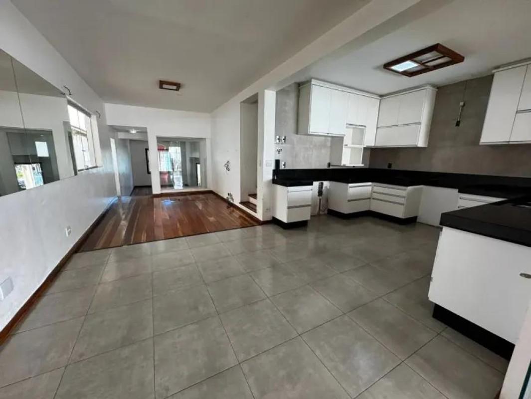 Casa Comercial, Castelo, 4 Quartos, 4 Vagas, 4 Suítes