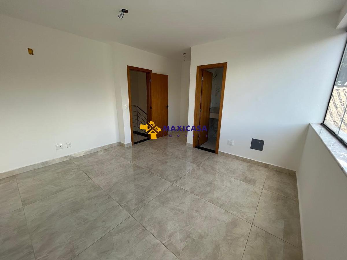 Casa, Santa Branca, 3 Quartos, 2 Vagas, 1 Suíte
