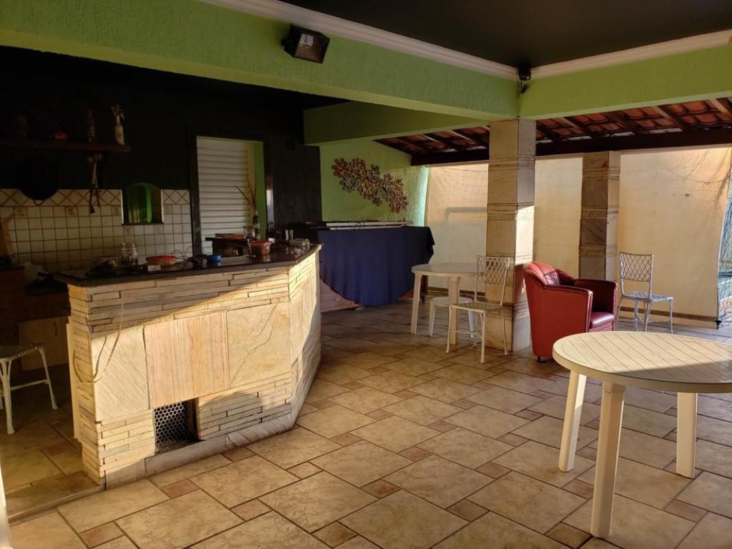 Casa, Fernão Dias, 4 Quartos, 5 Vagas, 2 Suítes