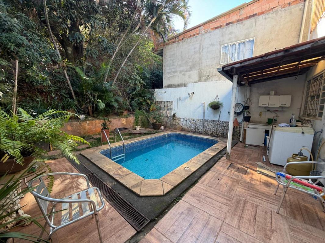 Casa, Teixeira Dias (barreiro), 3 Quartos, 2 Vagas, 1 Suíte