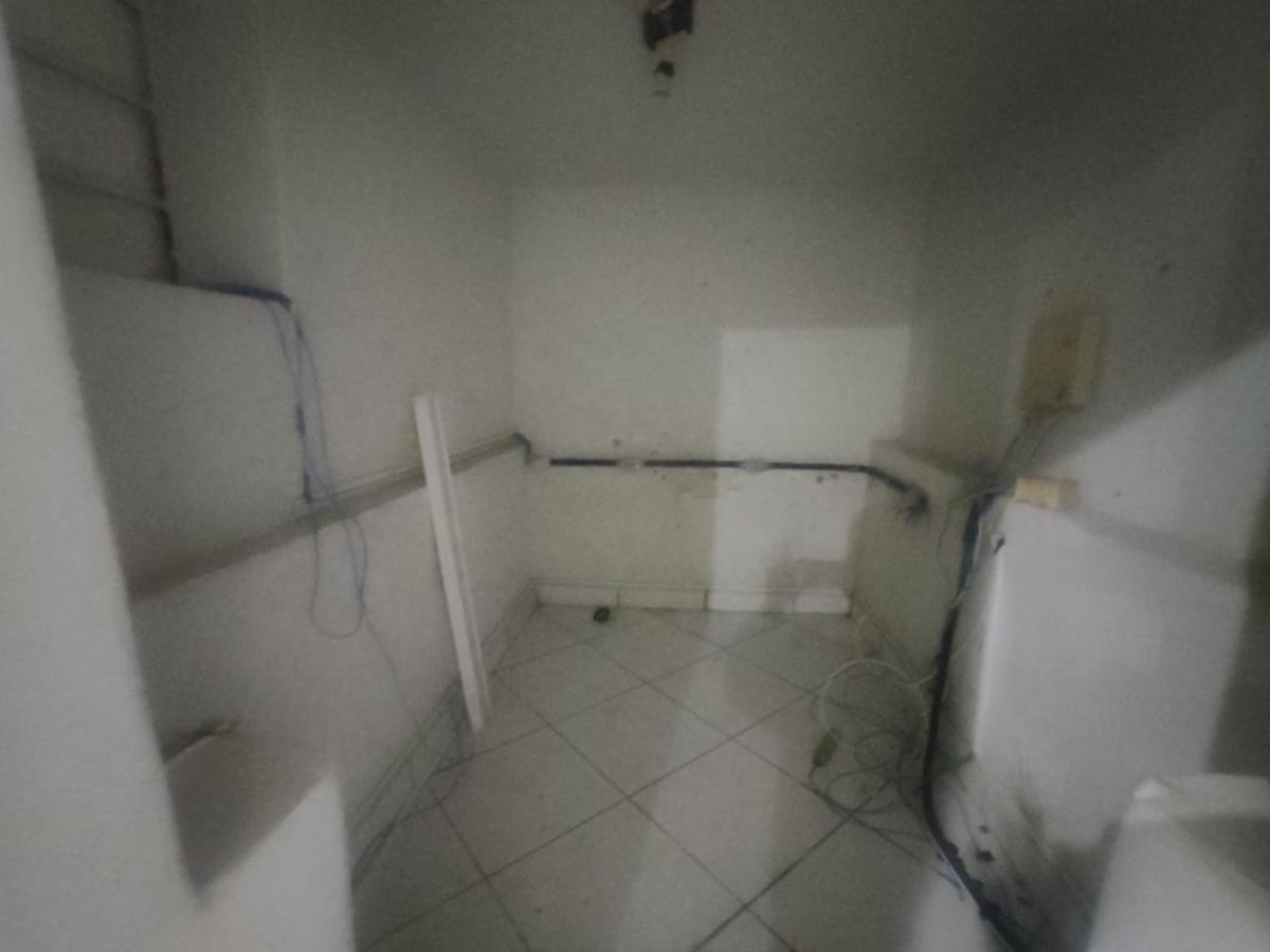 Prédio, Santa Cruz, 0 Quarto, 6 Vagas