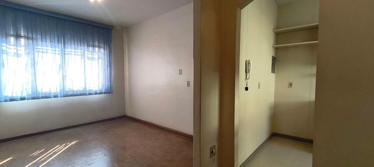 Apartamento, Sagrada Família, 2 Quartos, 1 Vaga, 1 Suíte