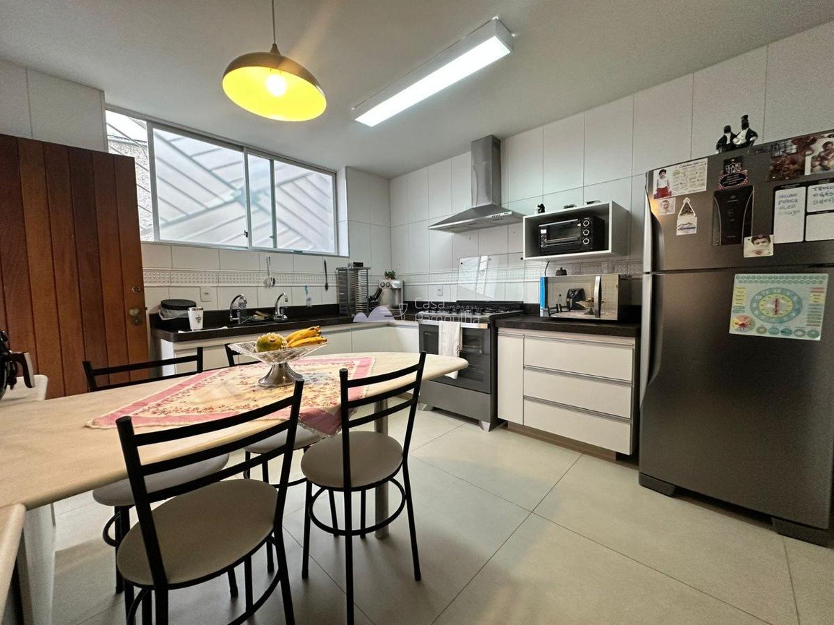 Casa, Planalto, 4 Quartos, 2 Vagas, 3 Suítes