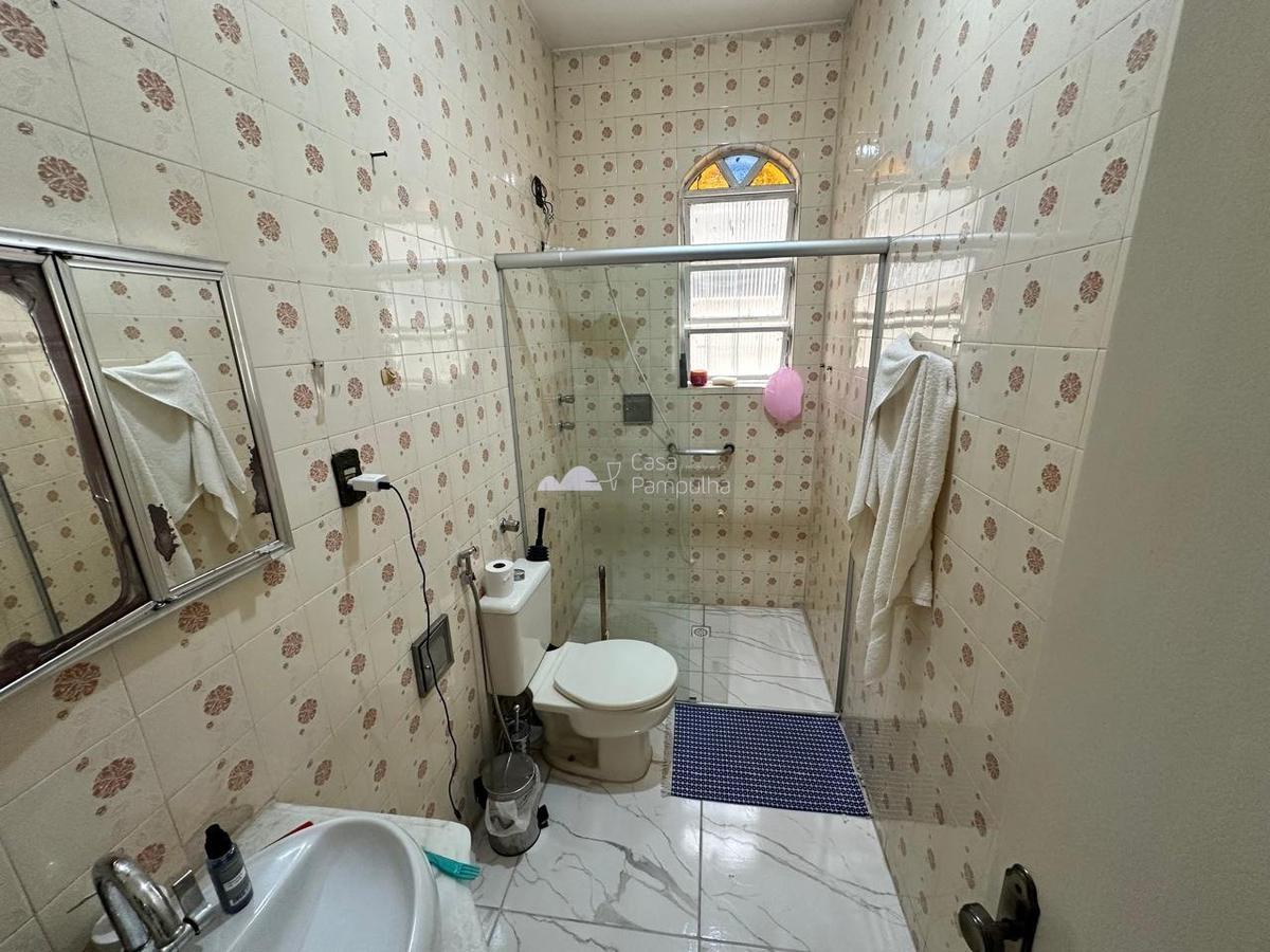 Casa, Planalto, 5 Quartos, 4 Vagas, 1 Suíte