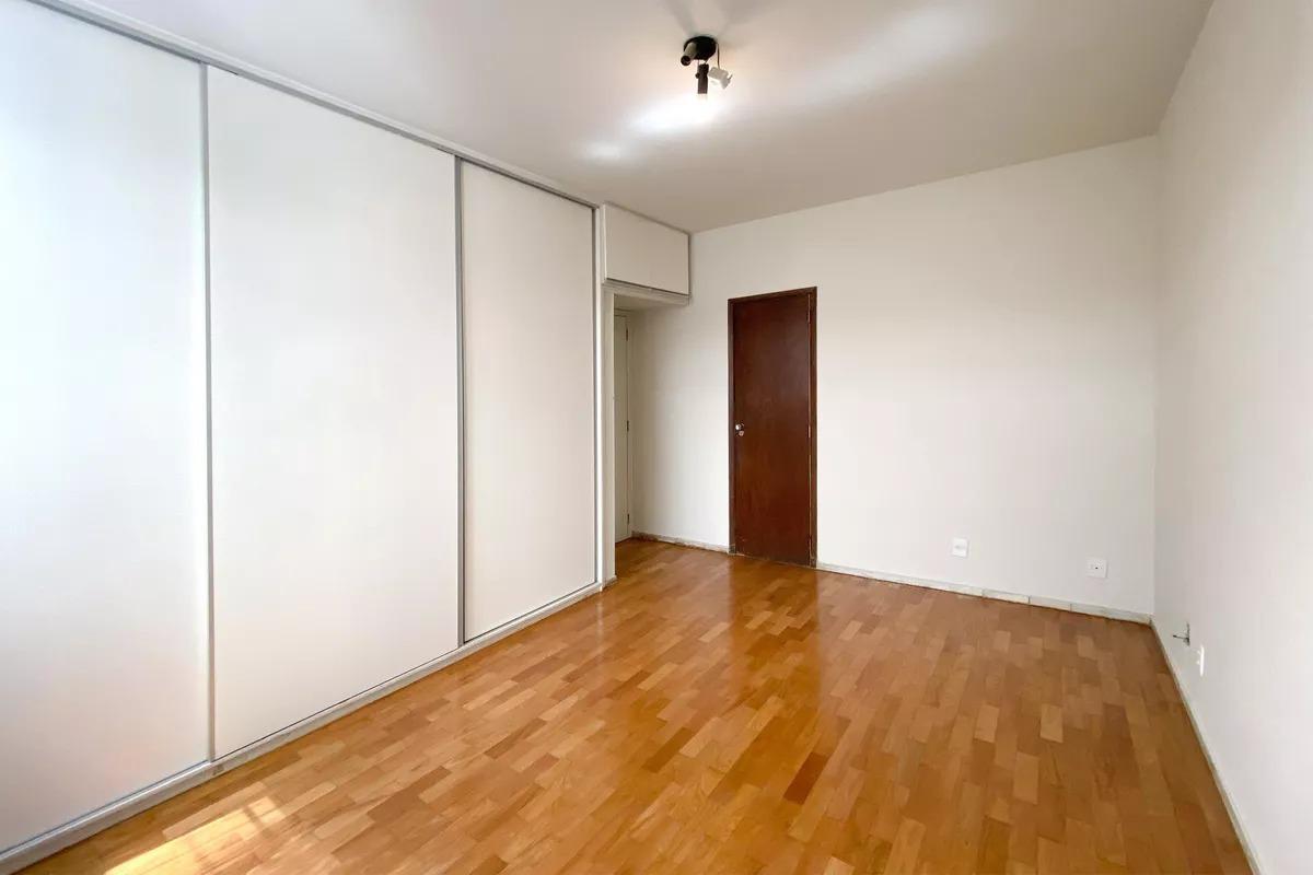 Apartamento, Funcionários, 4 Quartos, 2 Vagas, 1 Suíte