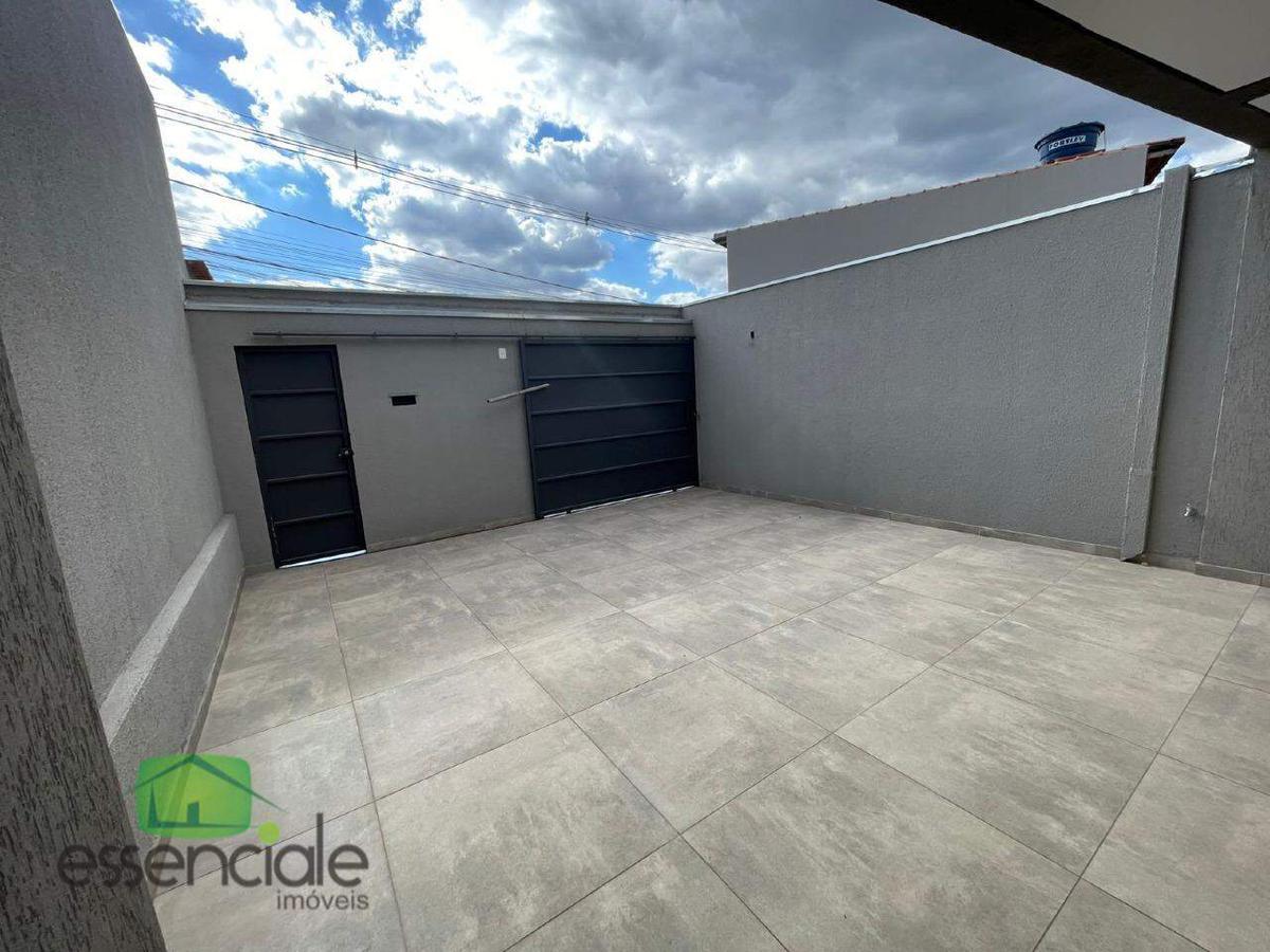 Casa, Centro, 3 Quartos, 2 Vagas, 1 Suíte