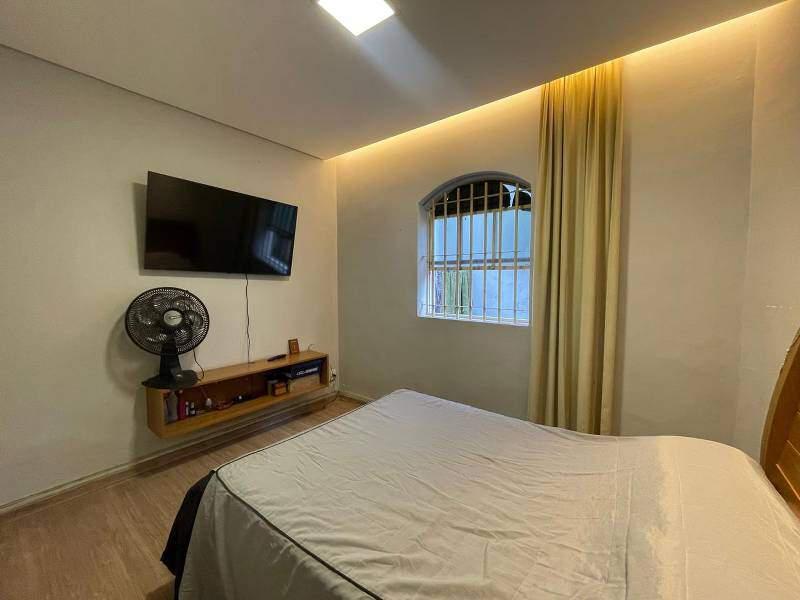 Casa, Santa Lúcia, 5 Quartos, 4 Vagas, 1 Suíte
