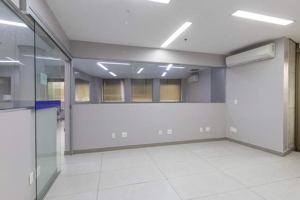 Sala, Vila da Serra, 0 Quarto, 9 Vagas