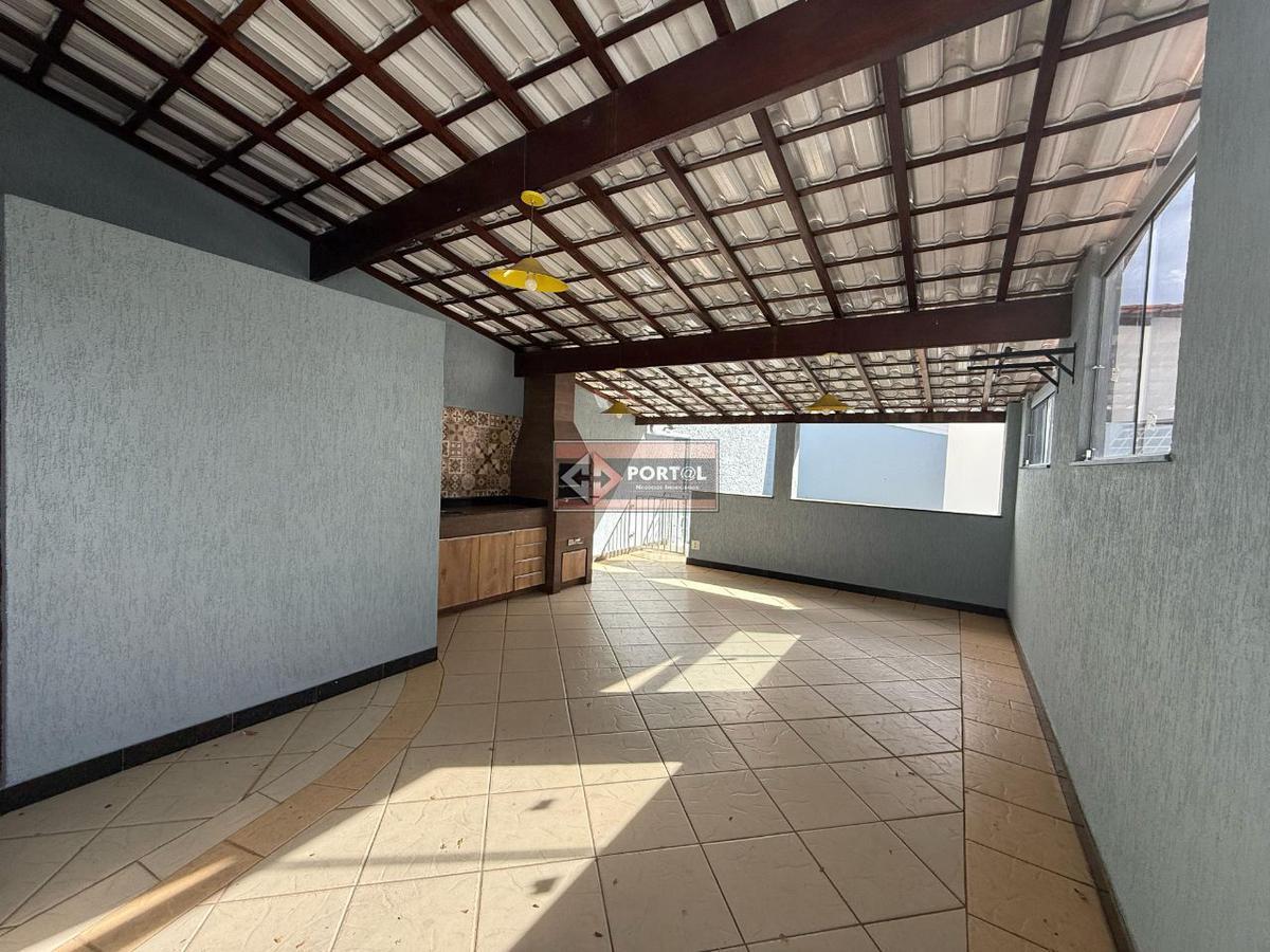 Casa, Itapoã, 3 Quartos, 4 Vagas, 1 Suíte