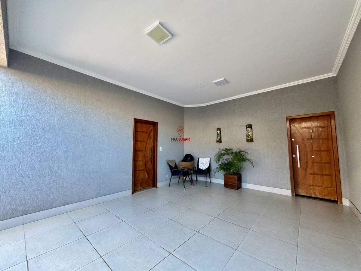 Casa, Miramar (barreiro), 4 Quartos, 3 Vagas, 1 Suíte