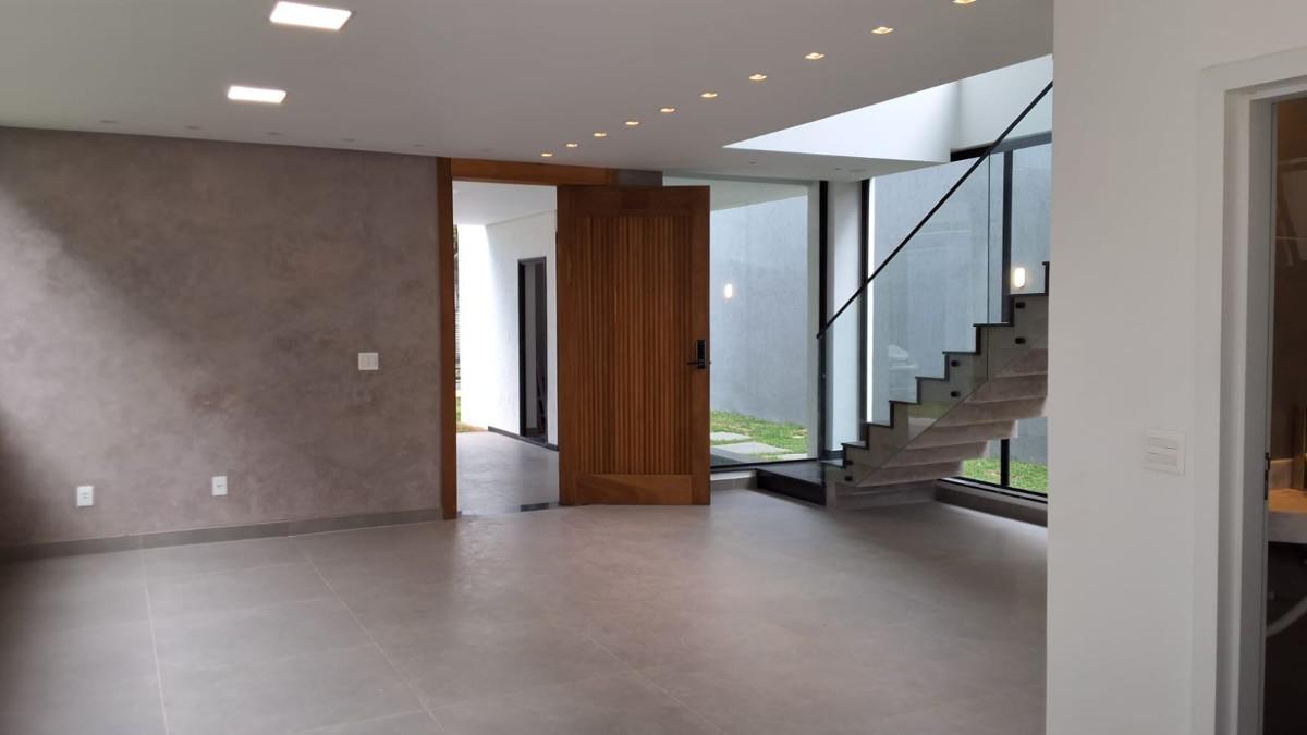 Casa, Trevo, 4 Quartos, 2 Vagas, 2 Suítes
