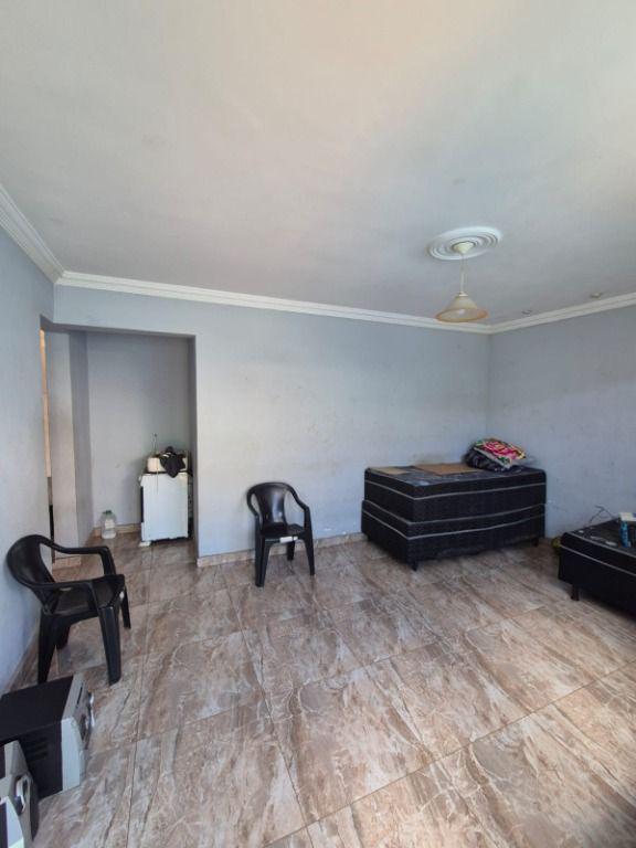 Casa, Centro, 2 Quartos, 0 Vaga