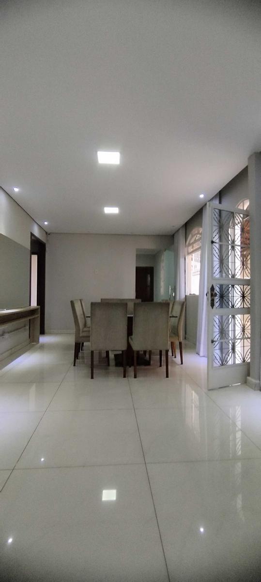 Casa, Arvoredo, 3 Quartos, 4 Vagas, 2 Suítes