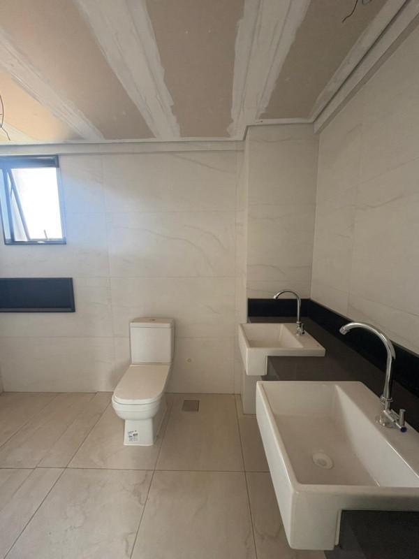 Apartamento, Barreiro, 3 Quartos, 4 Vagas, 1 Suíte