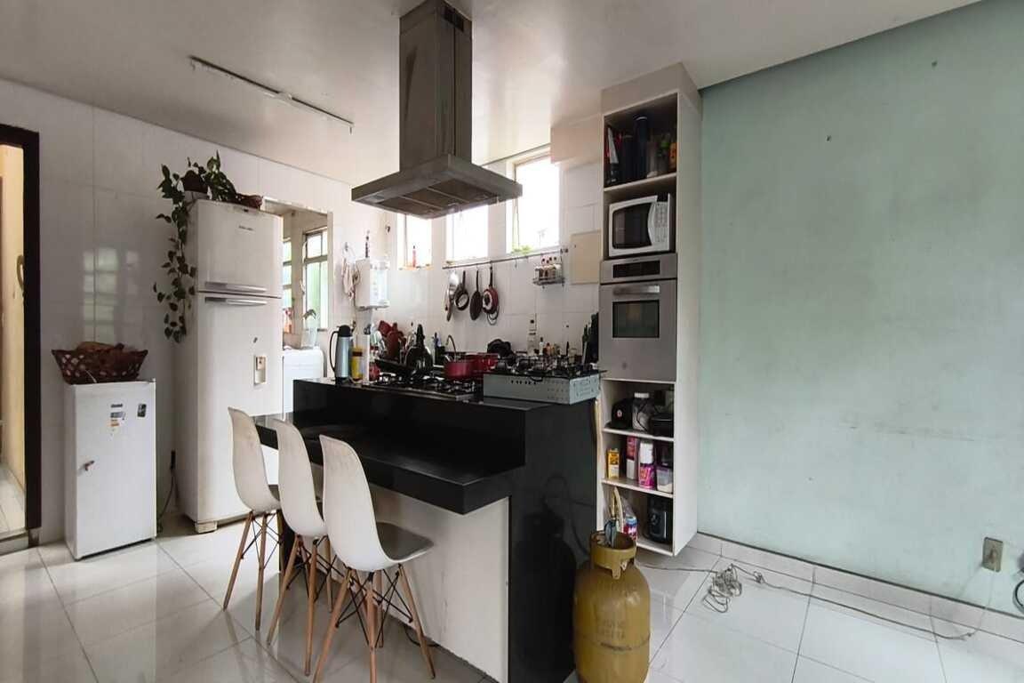 Casa, Santa Lúcia, 6 Quartos, 3 Vagas, 1 Suíte