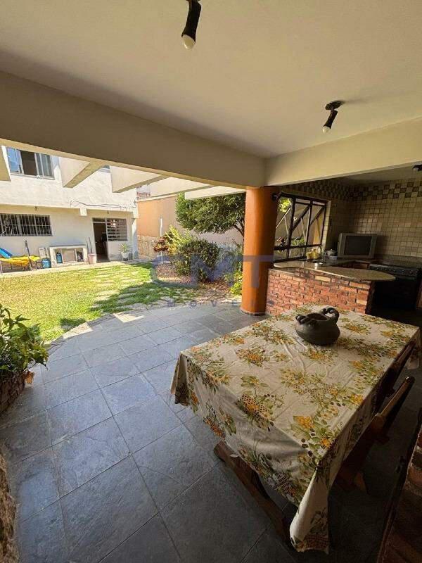 Casa, Sagrada Família, 5 Quartos, 3 Vagas, 2 Suítes
