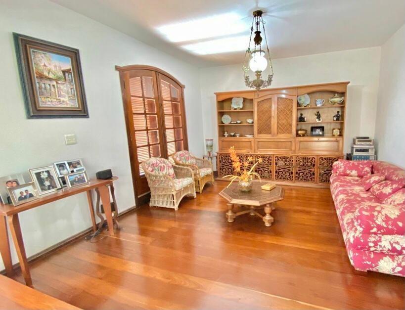 Casa, Mangabeiras, 5 Quartos, 4 Vagas, 2 Suítes