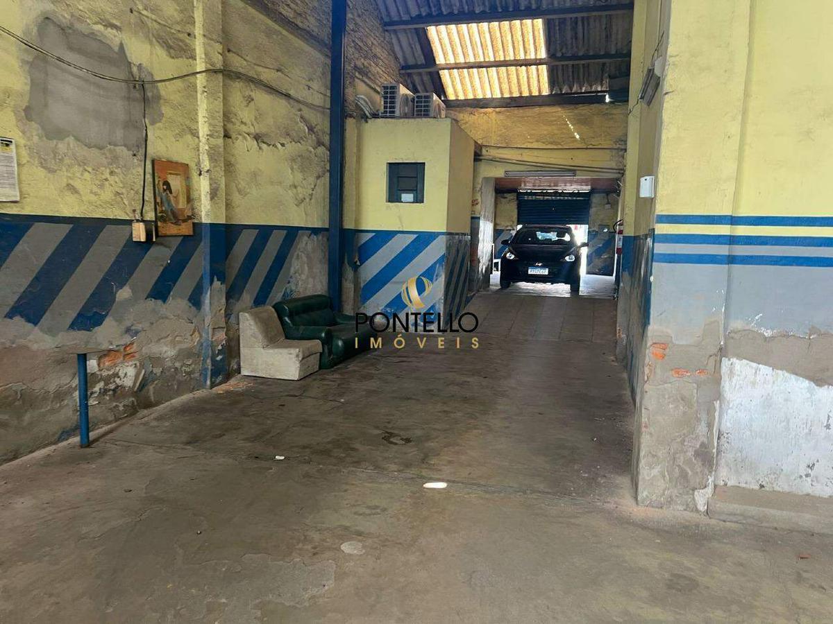 Casa, Centro, 6 Quartos, 0 Vaga, 1 Suíte
