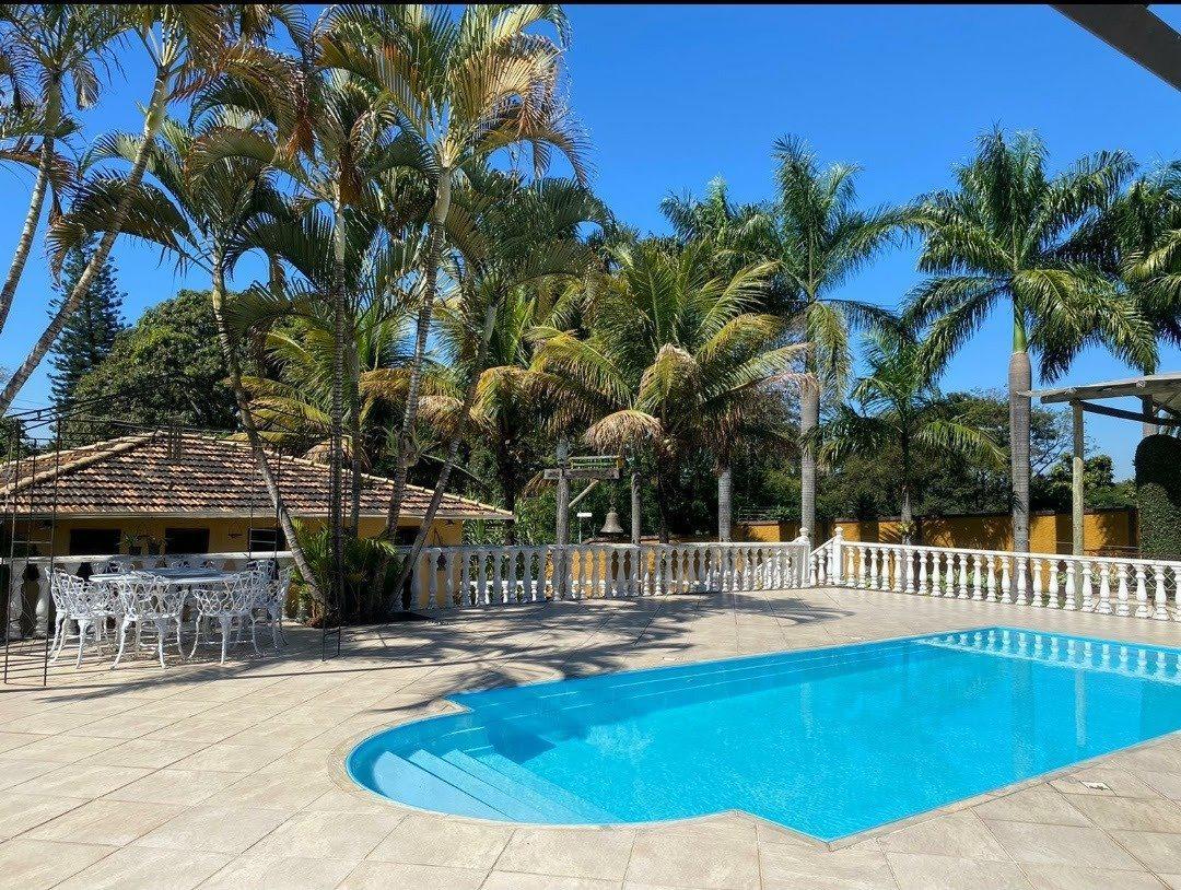 Casa, Trevo, 3 Quartos, 10 Vagas, 1 Suíte