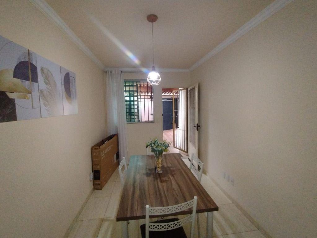 Casa, Jardim Vitória, 2 Quartos, 0 Vaga