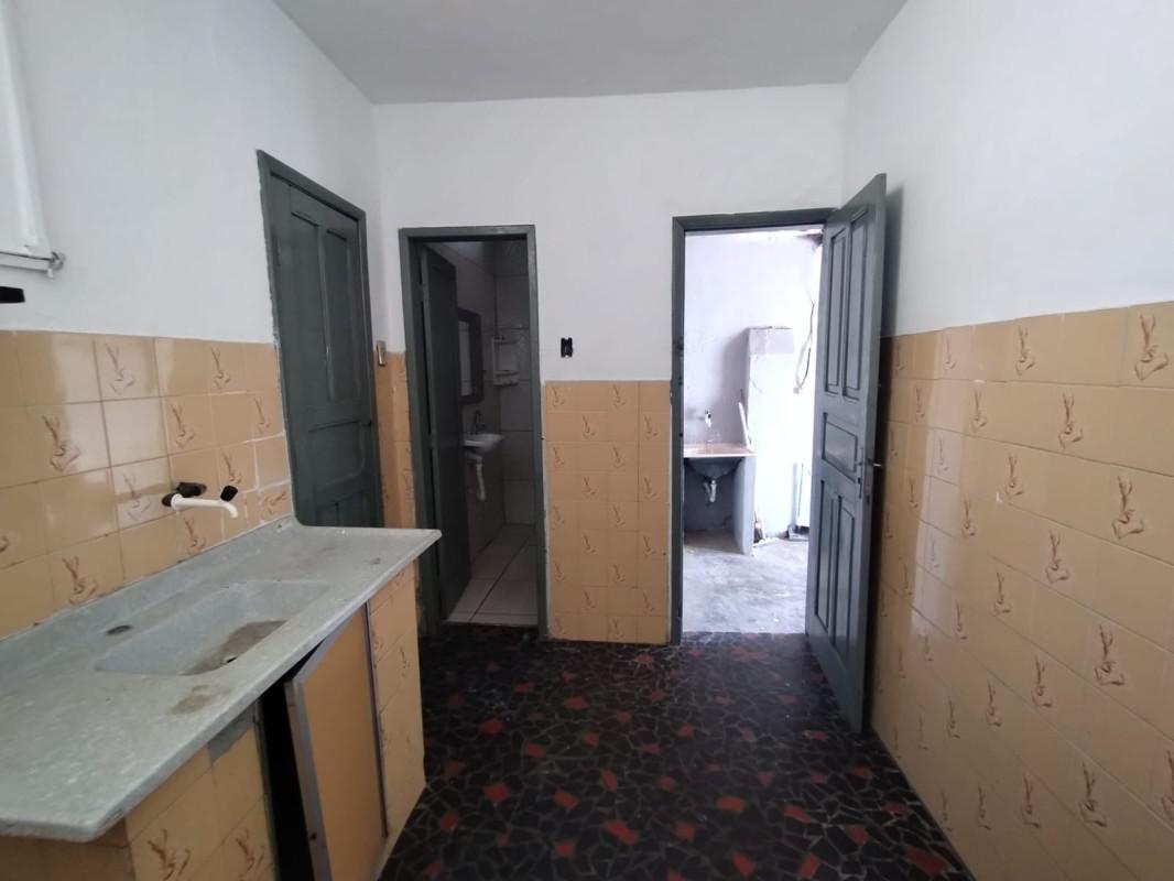 Casa Comercial, Nova Cachoeirinha, 1 Quarto, 0 Vaga