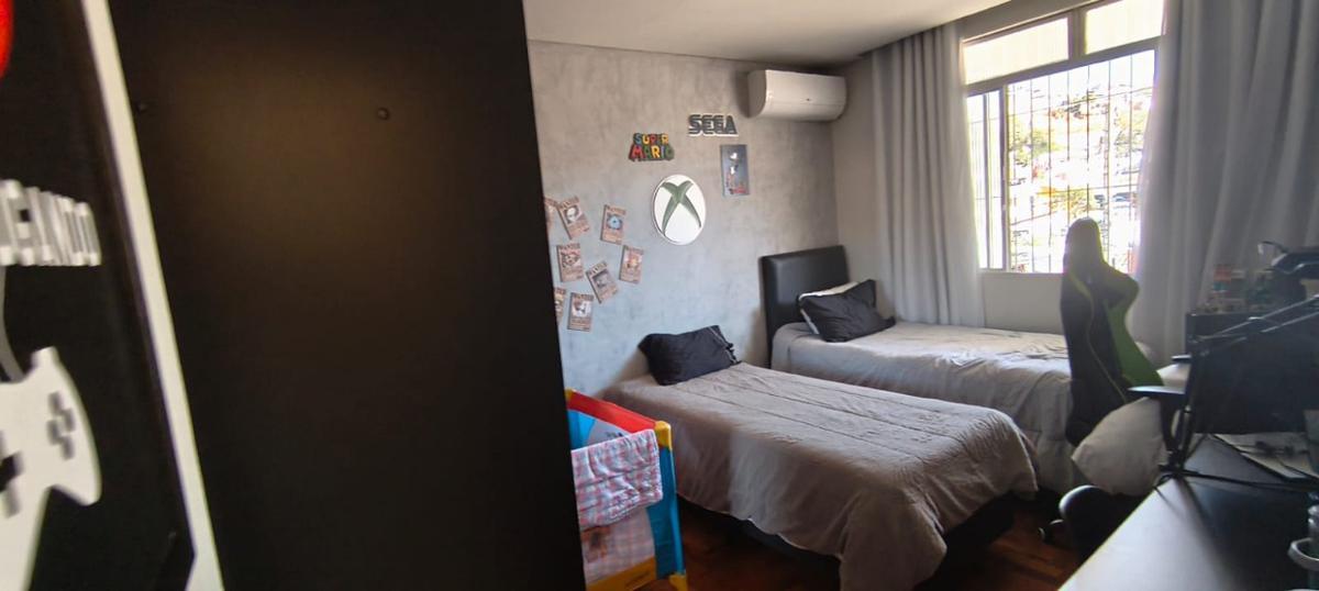 Casa, Cachoeirinha, 6 Quartos, 4 Vagas, 2 Suítes