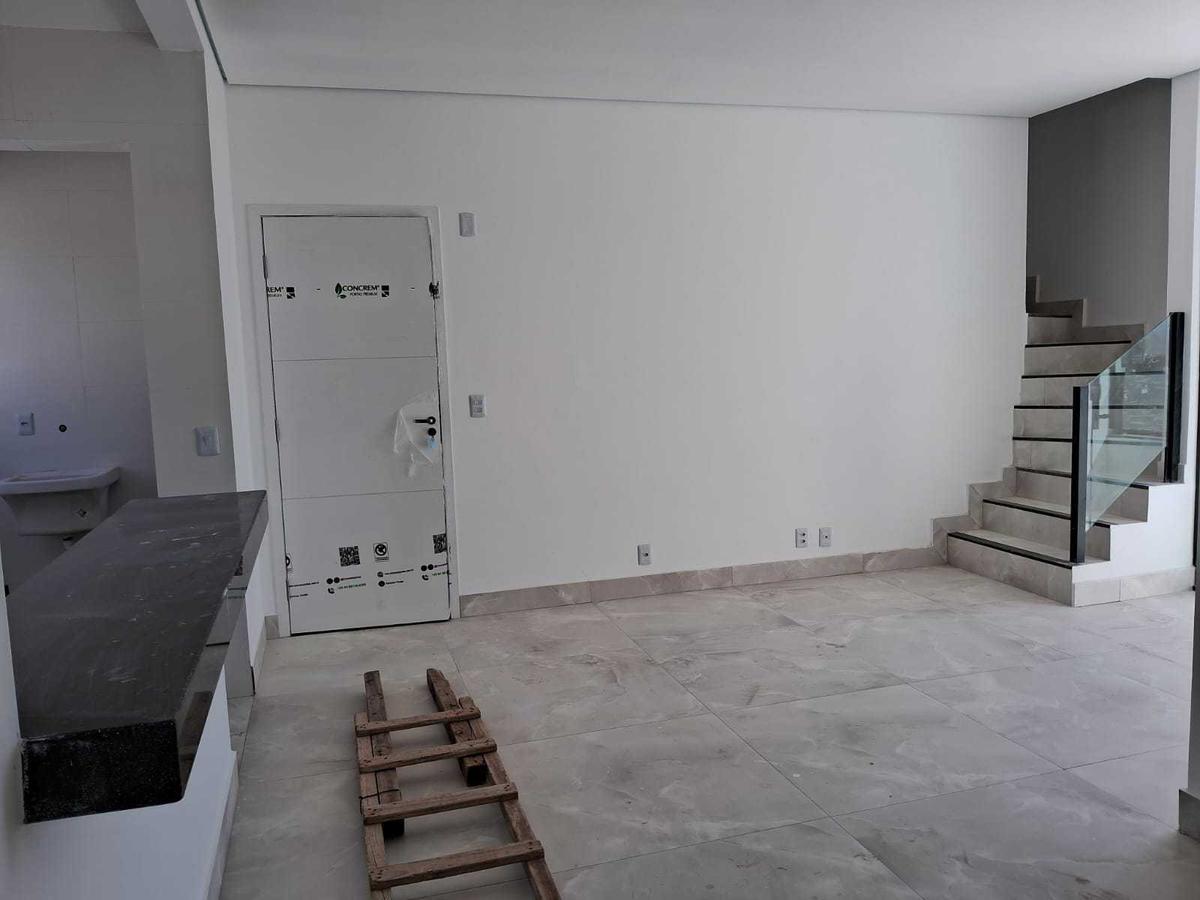 Cobertura, Ana Lúcia, 4 Quartos, 2 Vagas, 1 Suíte