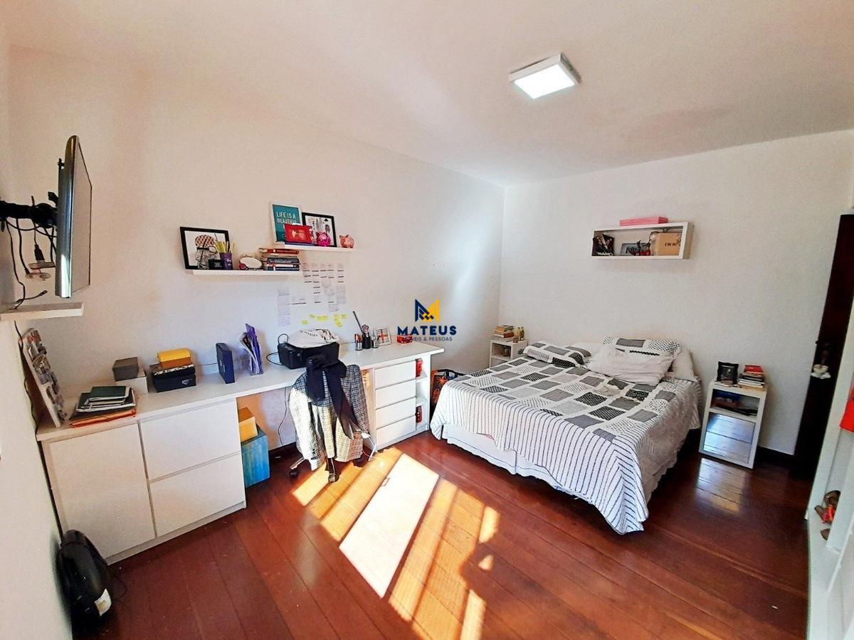 Casa, Caiçaras, 5 Quartos, 4 Vagas, 2 Suítes
