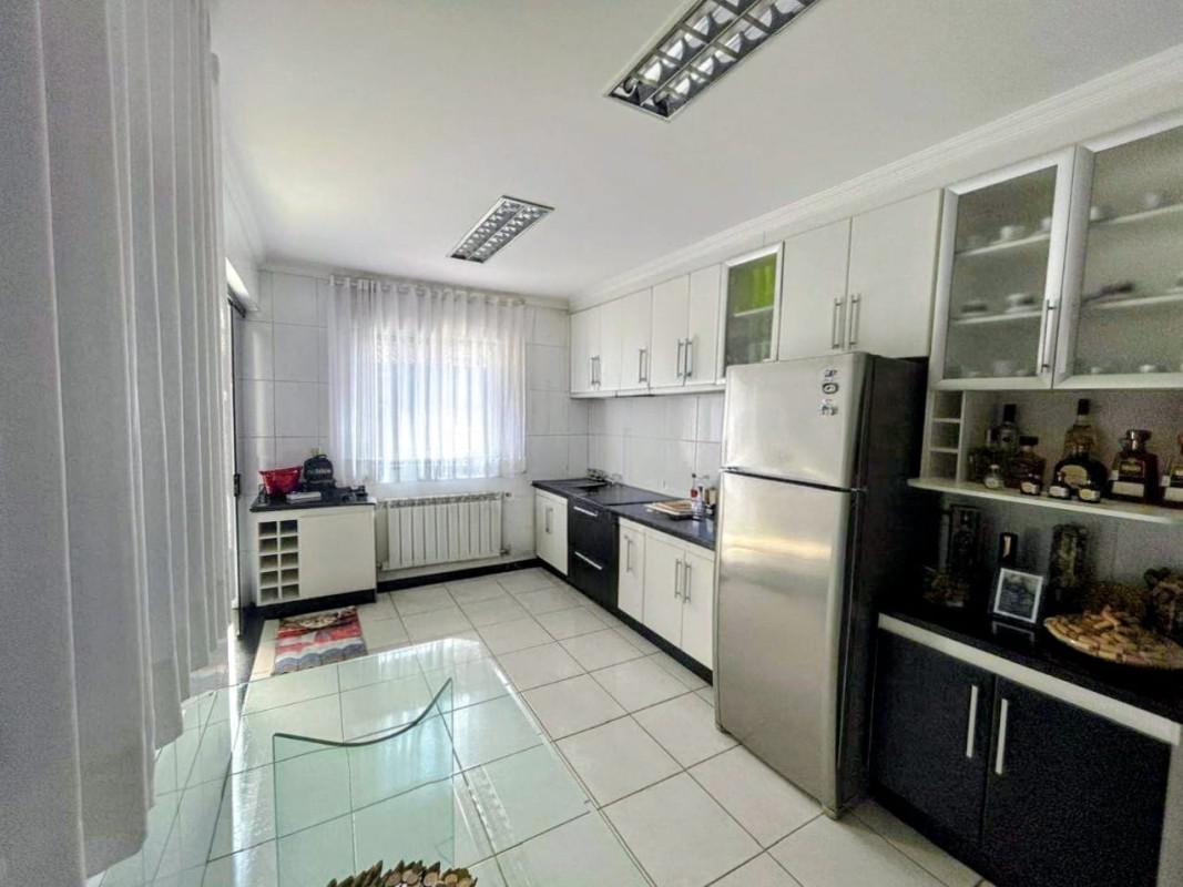 Casa, Eldorado, 3 Quartos, 6 Vagas, 1 Suíte