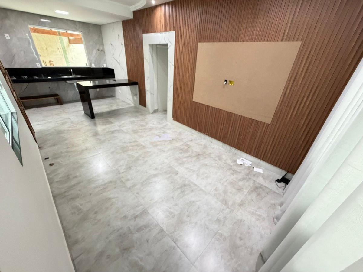 Casa, Santa Mônica, 3 Quartos, 2 Vagas, 1 Suíte