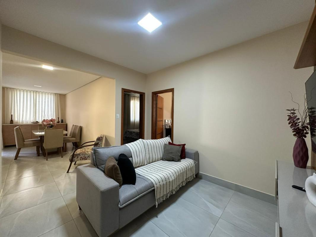 Casa, Barreiro, 2 Quartos, 2 Vagas, 1 Suíte